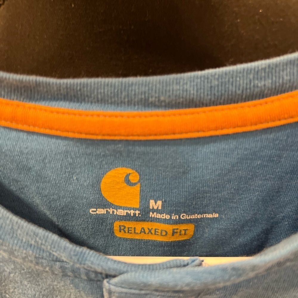 Carhartt button down t-shirt size medium in GUC